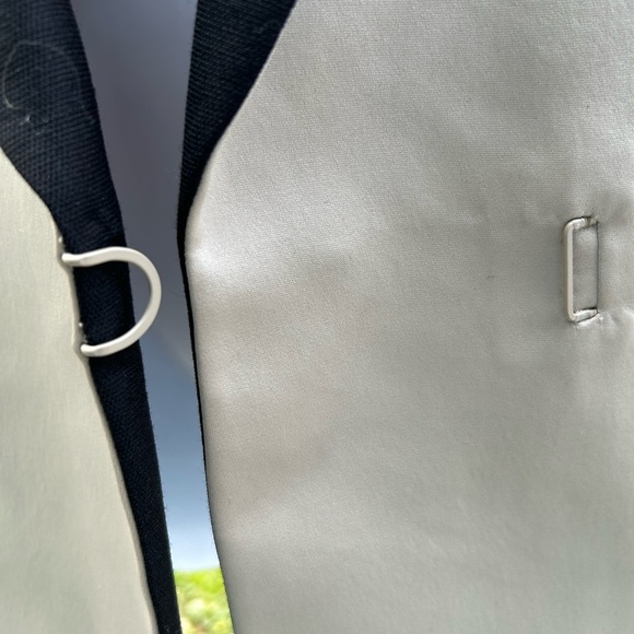 81.PHILLIP LIM Beige Tuxedo Jacket with Contrast Black Collar & Sleeves
Size:8 - Picture 6 of 17